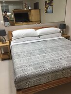 101 Newport Condo Across the Airport