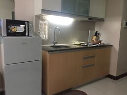 101 Newport Condo Across the Airport