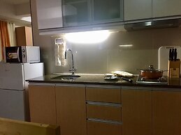 101 Newport Condo Across the Airport