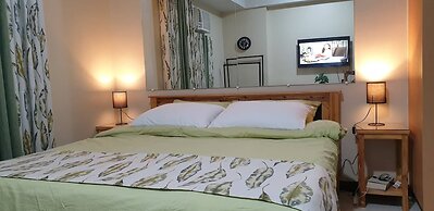 101 Newport Condo Across the Airport