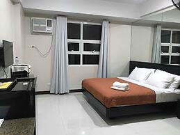 101 Newport Condo Across the Airport