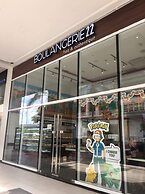 101 Newport Condo Across the Airport