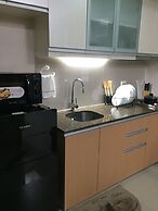 101 Newport Condo Across the Airport