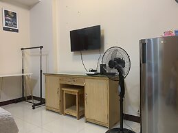 101 Newport Condo Across the Airport