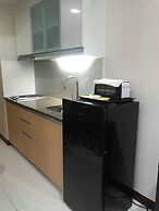 101 Newport Condo Across the Airport