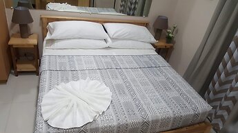 101 Newport Condo Across the Airport