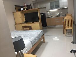 101 Newport Condo Across the Airport