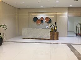 101 Newport Condo Across the Airport