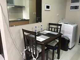 101 Newport Condo Across the Airport