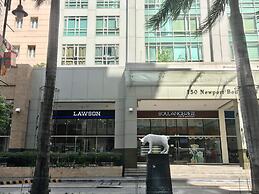 101 Newport Condo Across the Airport