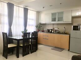 101 Newport Condo Across the Airport