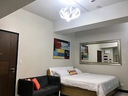 101 Newport Condo Across the Airport