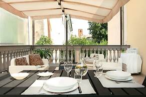 Apartment With Beautiful Terrace in the Historical Center of Pietrasan