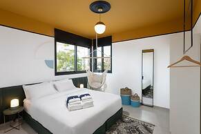 Mr. Ben Yehuda - By TLV2GO