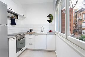 Mr. Ben Yehuda - By TLV2GO