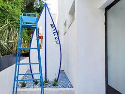 Mr. Ben Yehuda - By TLV2GO