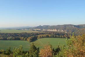 Die Burg Schöna - In a national park