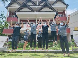 Zoe's Paradise Waterfront Hotel