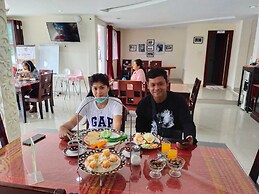 Zoe's Paradise Waterfront Hotel