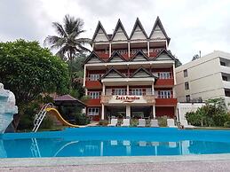 Zoe's Paradise Waterfront Hotel