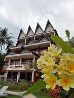 Zoe's Paradise Waterfront Hotel