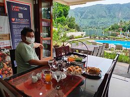 Zoe's Paradise Waterfront Hotel