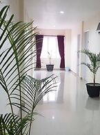 Zoe's Paradise Waterfront Hotel