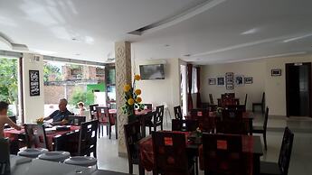 Zoe's Paradise Waterfront Hotel