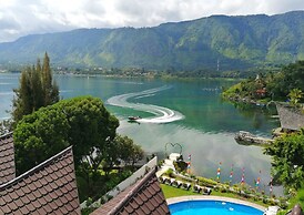 Zoe's Paradise Waterfront Hotel