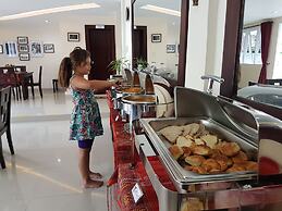 Zoe's Paradise Waterfront Hotel