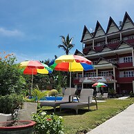 Zoe's Paradise Waterfront Hotel