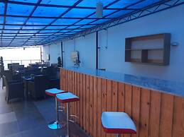 Orchid Suite & Apartment