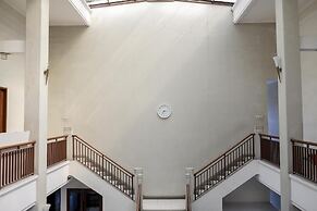 RedDoorz near Supermall Karawaci 2