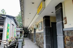 RedDoorz Plus near Jalan Baru Bogor