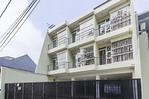 RedDoorz near Pancoran