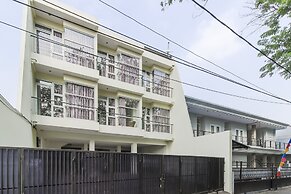 RedDoorz near Pancoran