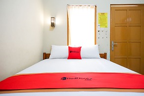 RedDoorz @ Jalan Parangtritis