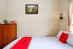 RedDoorz @ Jalan Parangtritis