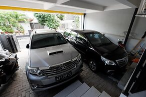 RedDoorz near Plaza Simpang Lima