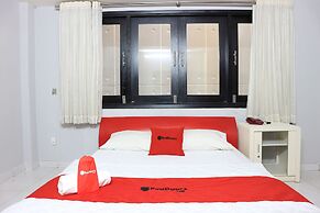 RedDoorz near Gia Dinh Church