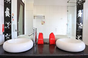 RedDoorz near Gia Dinh Church