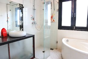 RedDoorz near Gia Dinh Church