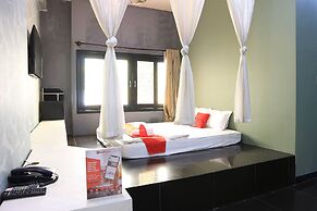 RedDoorz near Gia Dinh Church