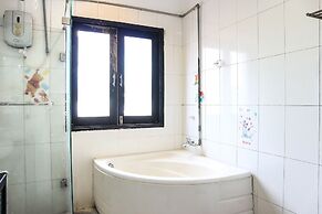 RedDoorz near Gia Dinh Church