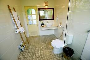 Mr. Charles Riverview Lodge