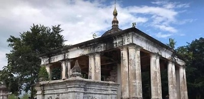 Mr. Charles Riverview Lodge