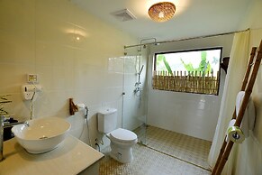 Mr. Charles Riverview Lodge