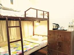 Mr. Charles Guest House - Hostel