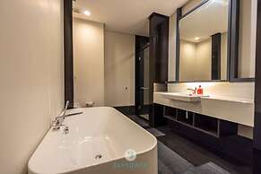 The Mews Jalan Yap Kwan Seng by Joanne