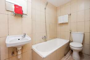 RedDoorz Plus @ Singosari Raya